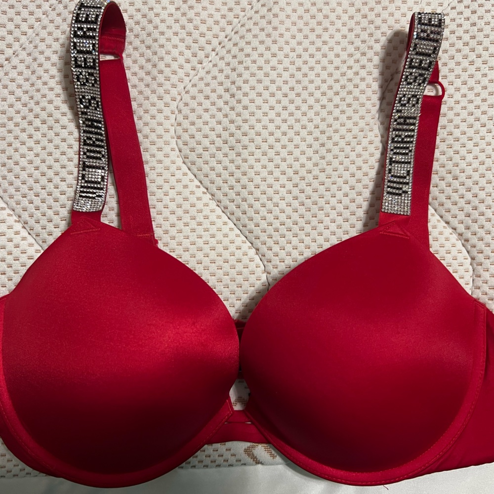 Victoria secret push-up bra.  Size 36D